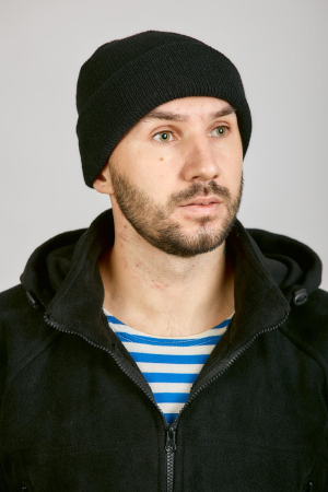 Шапка с отворотом, черный - интернет магазин Полигон